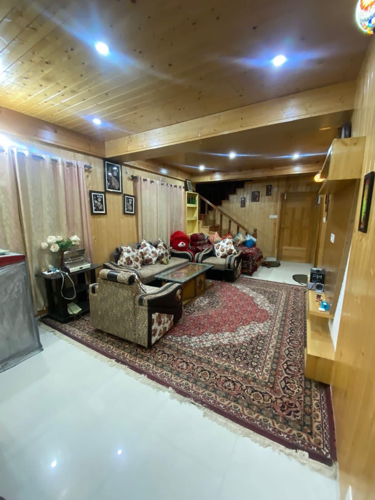 Fully Furnished 5 BHK Flat for Sale in Near Shiv Mender, Malyana, Shimla