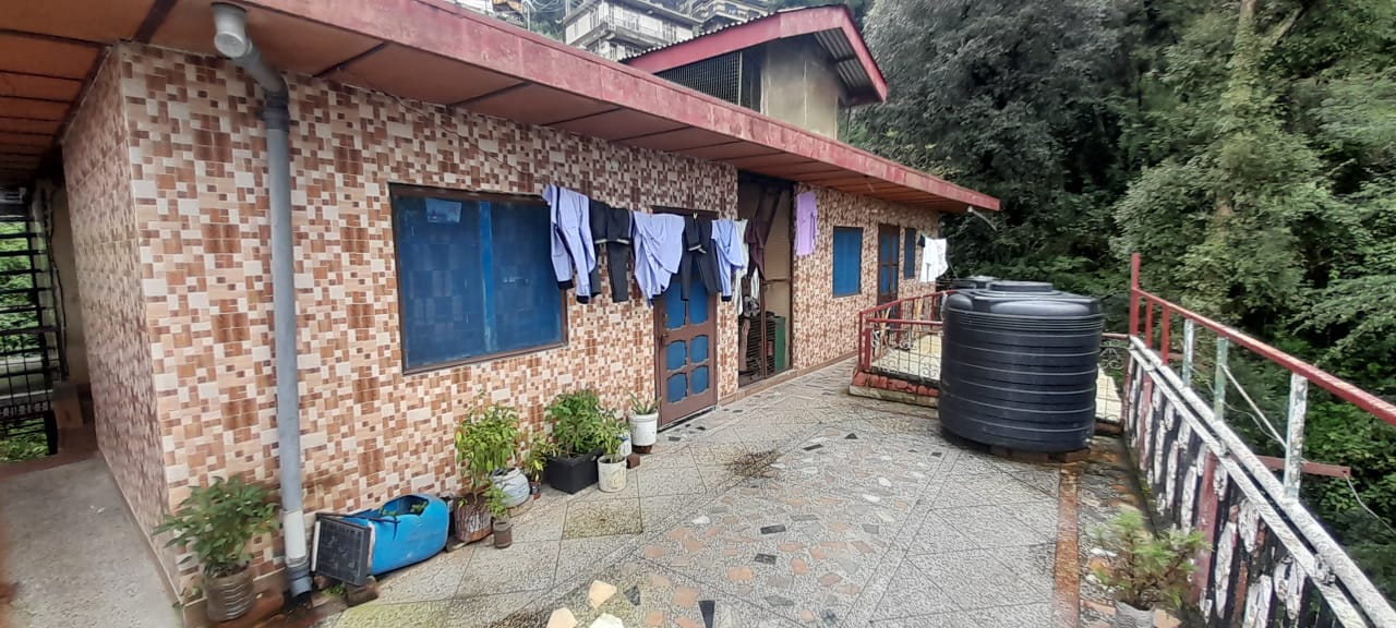 Mixed Use Residential Building for Sale in Dhendha, Shimla