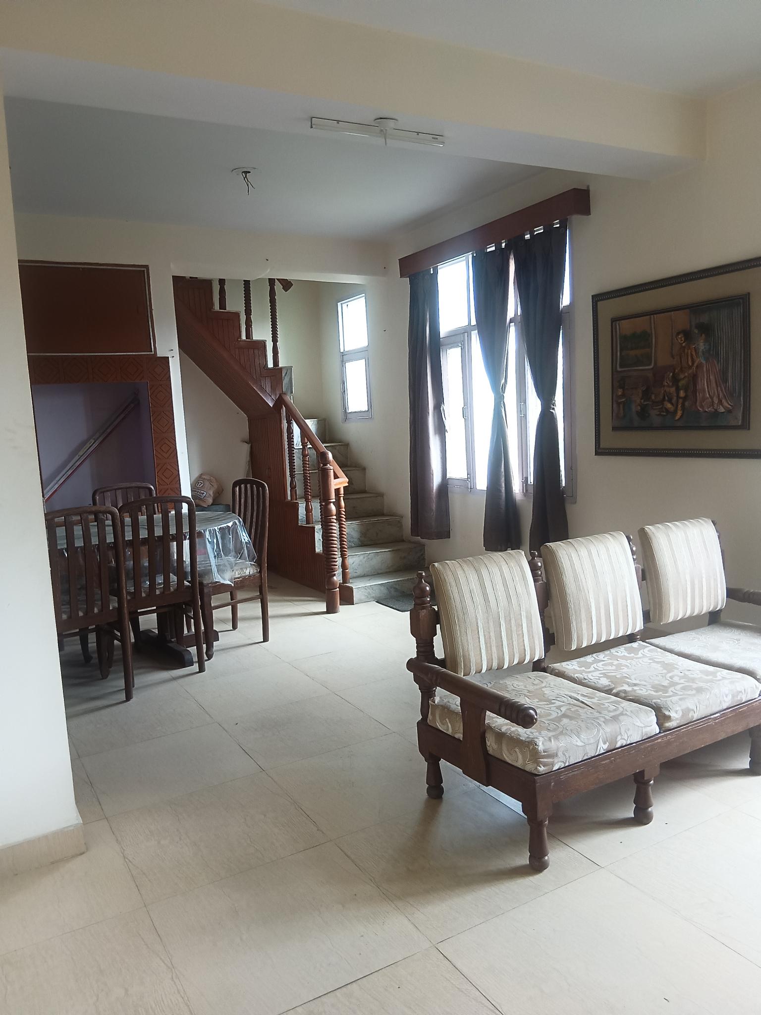 Semi-Furnished 4 BHK Duplex Flat for Sale in BCS (Phase 3 Pollution Control Board), Shimla